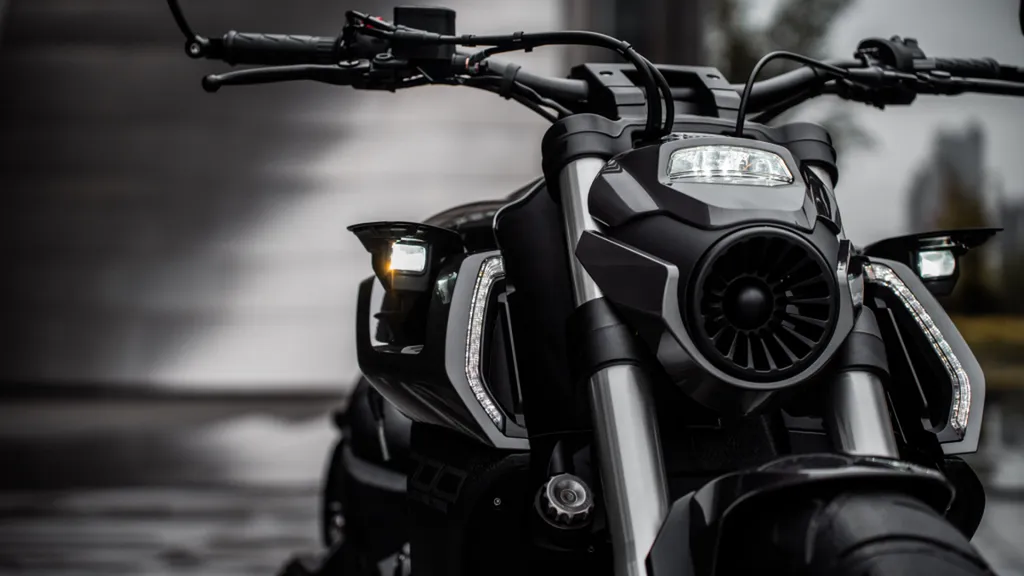 MOTO NEUVE BENDA LFC PRO 700 A LA SEYNE SUR MER