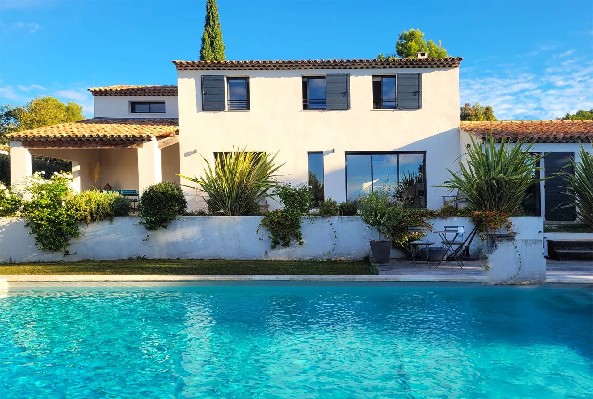 Construction de maison intemporelle prêt de Aix en Provence dans le 13