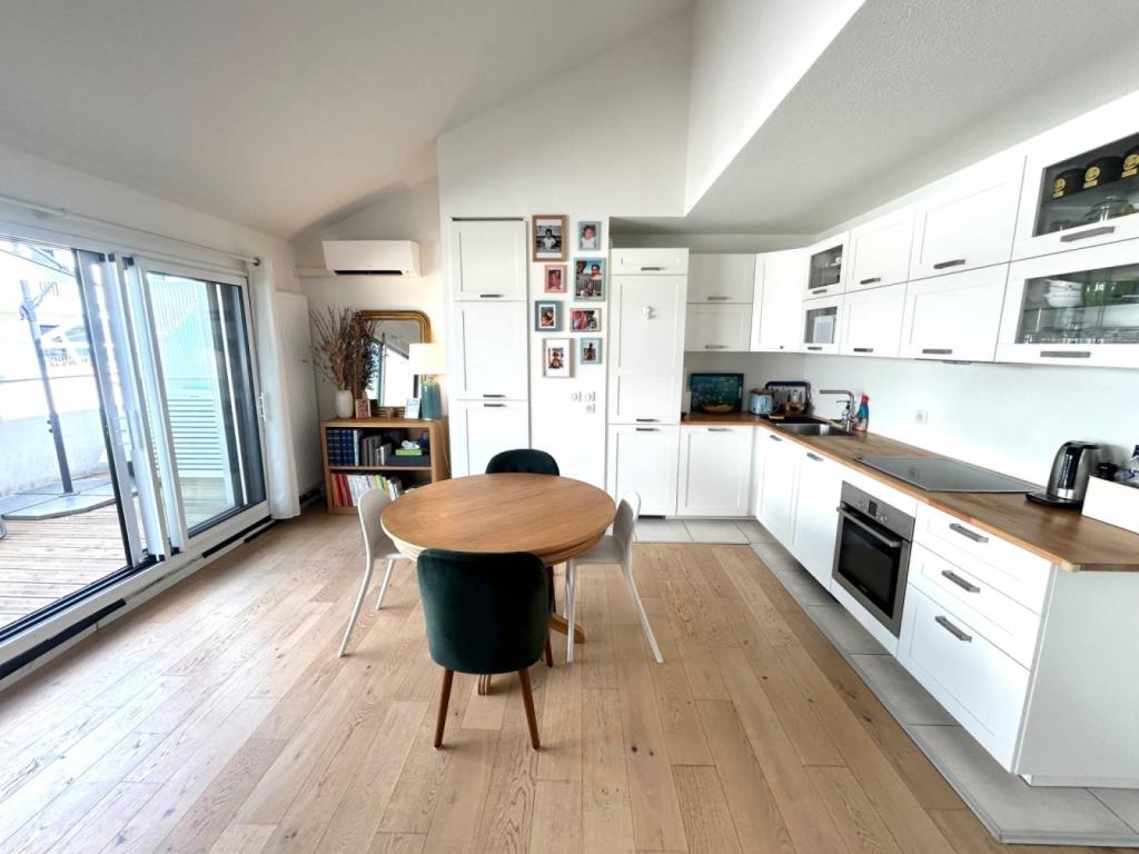 Beau T4 avec terrasses dans résidence de standing Bordeaux Caudéran  