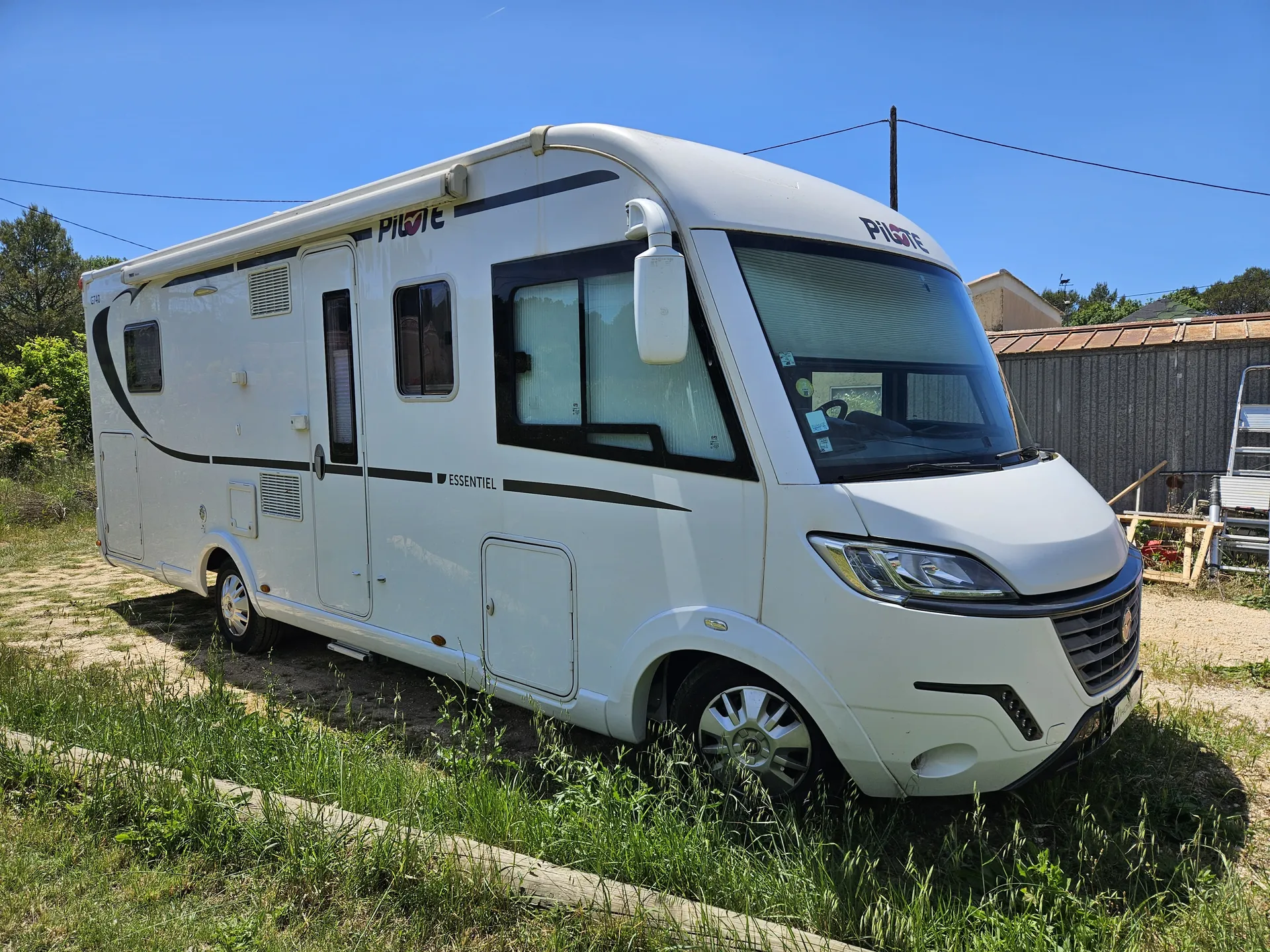 Intégral PILOTE G740 Essentiel de 2018 avec 29272 Km sur châssis FIAT DUCATO en 2,3L 160 Ch visible sur ROCBARON dans le VAR (83)