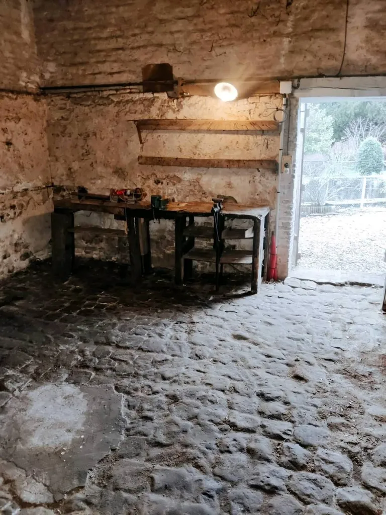 Vide hangar à Brionne