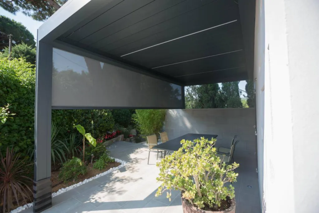 installation pergola bioclimatique fermeture terrasse stores salon de provence