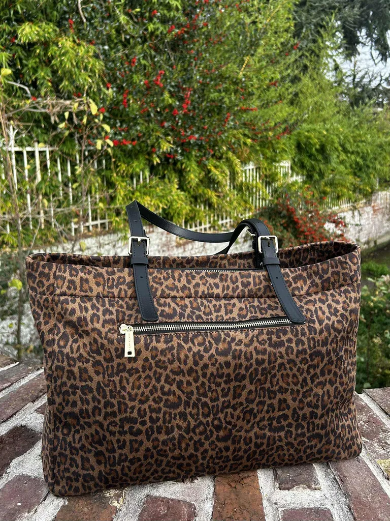 Sac cabas Lancaster camel léopard disponible chez Evasion Eu