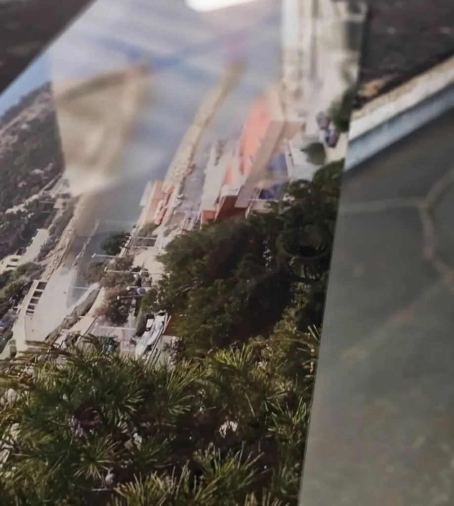 Création d’un fond de hotte pour cuisine personnalisé avec intégration de photos numériques sur le thème de la mer pour un appartement à Carry le Rouet sur La Côte Bleue