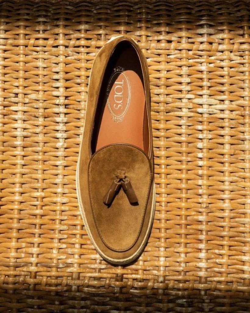 La collection pour homme Tod's Printemps-été 2024  des images de classe et d'élégance à l'italienne.