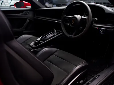 Brillance et protection après installation du film X-PEL à Vannes sur Porsche 992 Targa