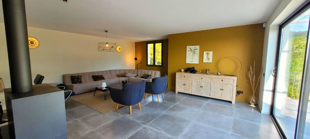 A vendre maison Cassis dans les vignes, entièrement rénovée, très jolie vue dégagée 