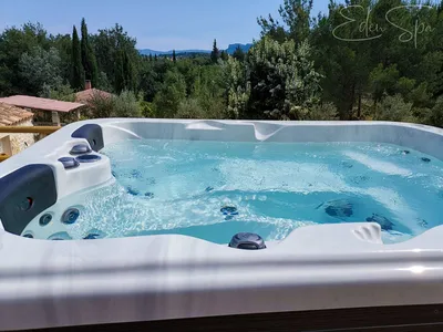 spa 3 places sur terrace en bois fuveau