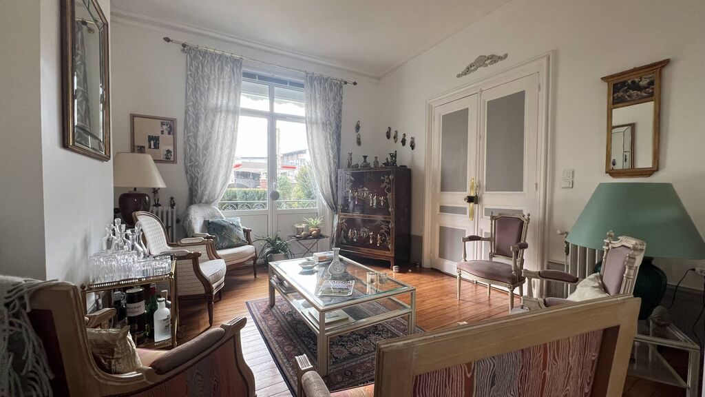 ÉLEGANTE DEMEURE BOURGEOISE EN COEUR DE VILLE DE EU