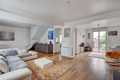 Acheter une Belle Maison des Années 30 en plein coeur d' Asnières a 2 pas de la Mairie  5 pièces 3 chambres jardin et cave
