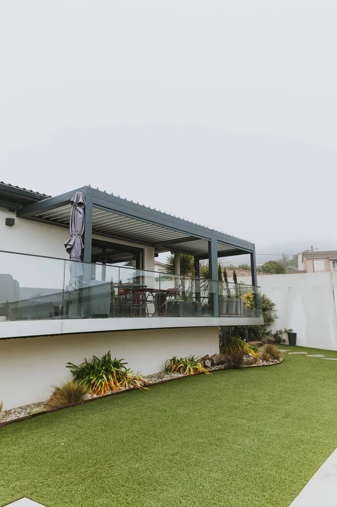 Pergola à Montpellier : adossée ou autoportée, La quelle choisir - Le guide CDE