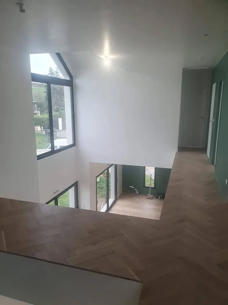 Trouver un professionnel pour la peinture intérieure par projection AIRLESS au pistolet haute pression pour maison neuve proche de Rouen 76