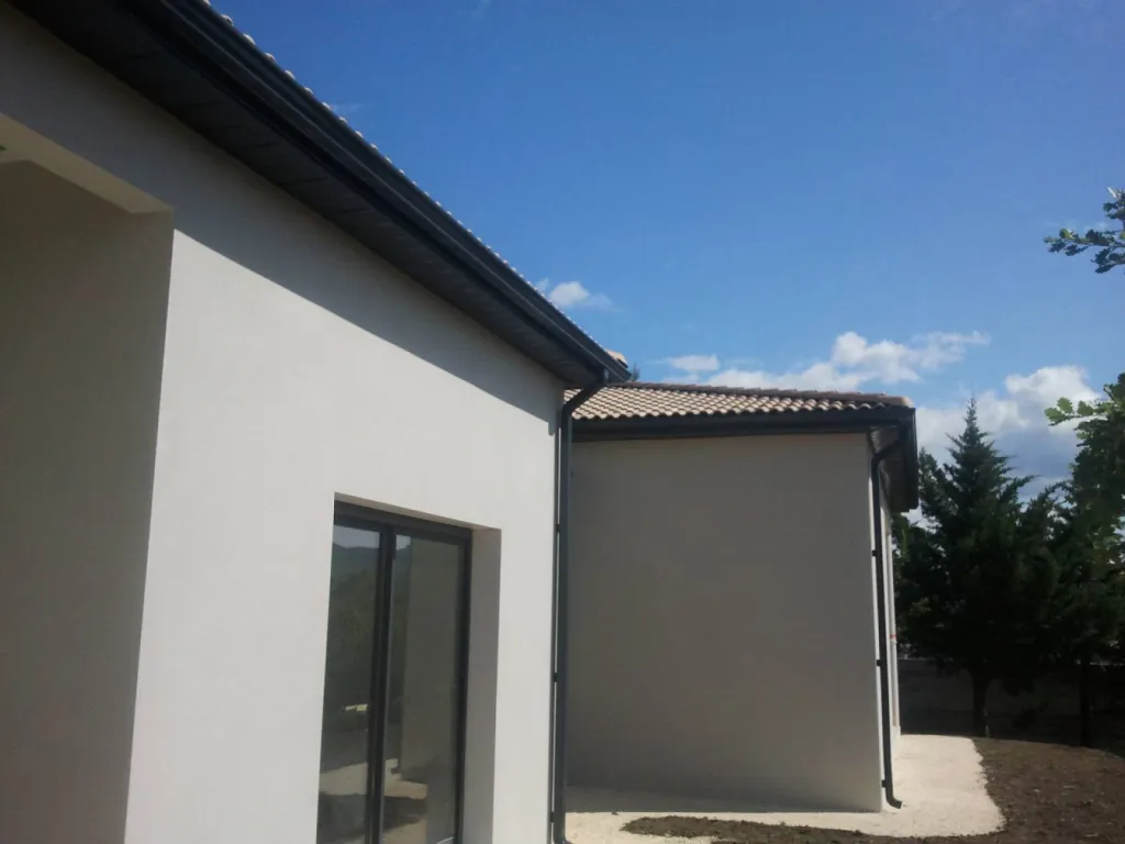 Choisir l'habillage d'avant toit en aluminium dans le Vaucluse Choisir l'habillage d'avant toit en aluminium dans le Vaucluse