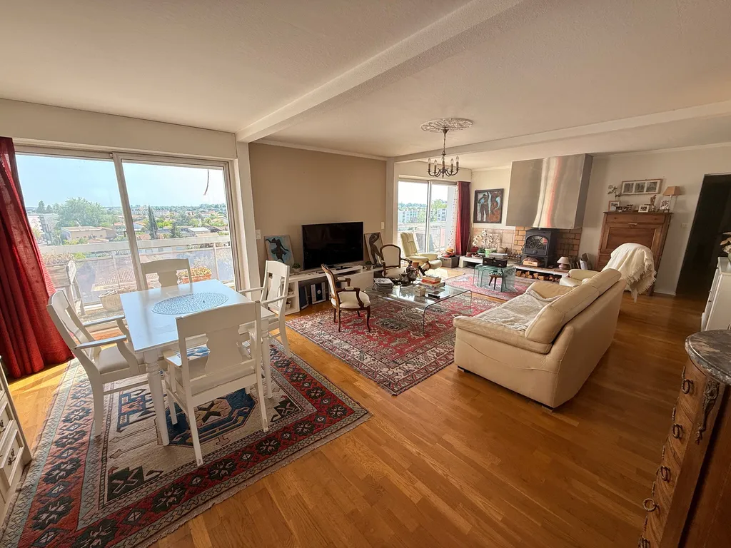 Agréable appartement dernier étage avec terrasse Bordeaux Caudéran secteur Pasteur