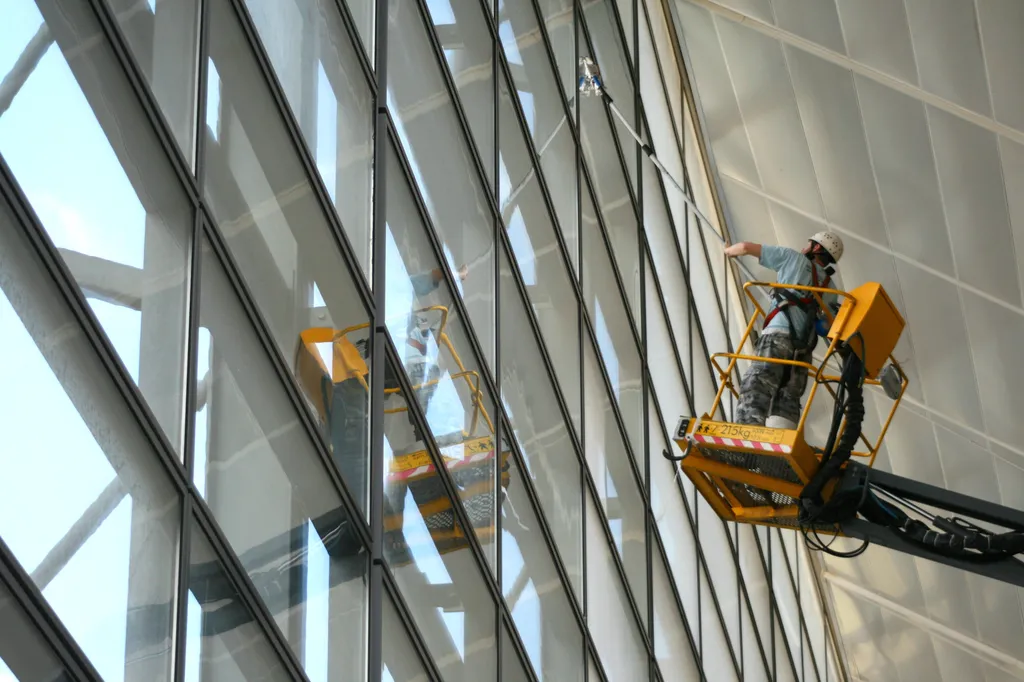 Nettoyage de vitres en hauteur, Velux, garde-corps vitrés et accès difficiles en Alsace