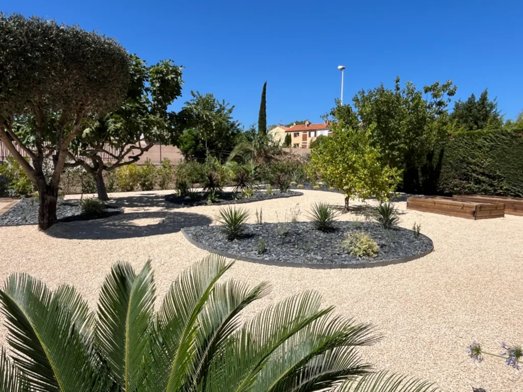 revêtement de sol drainant jardin sec dans le var près de hyeres