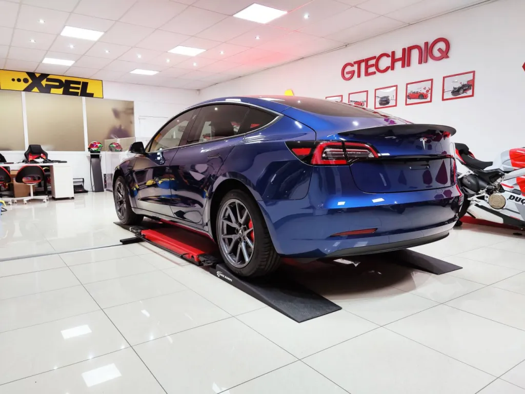 TESLA MODEL 3 - PPF FACE AVANT + BAS DE CAISSE + CERAMIQUE GTECHNIQ A VALENCIENNES