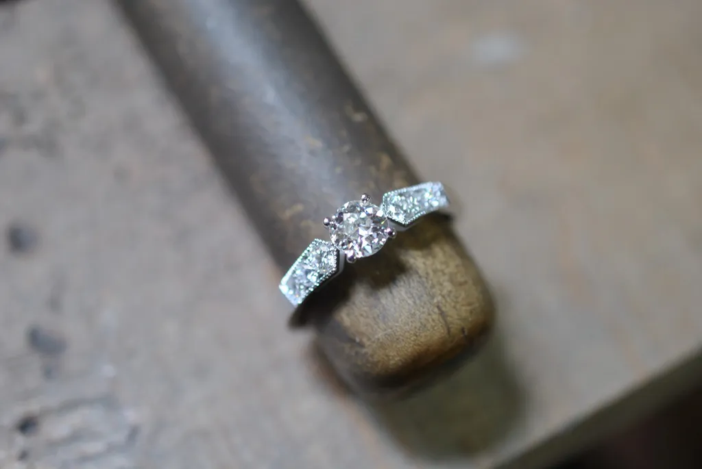 Bague en or gris 18ct