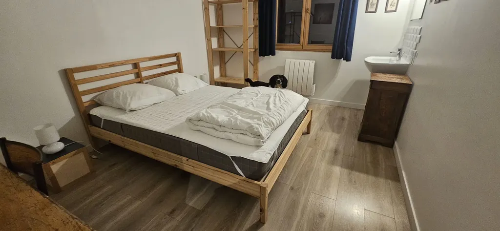 Chambre étudiante avec suspicion de punaises de lit à Boulogne-billancourt