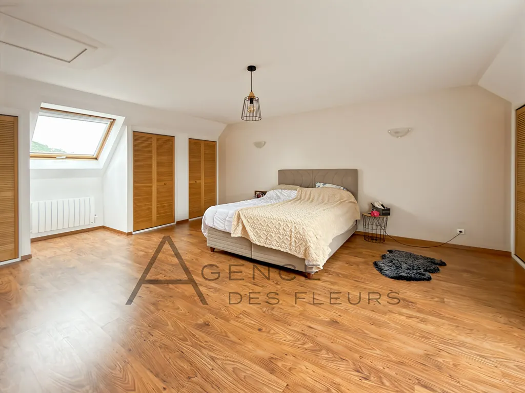 Maison familiale de 223 m² édifiée sur 649 m² de terrain sur la commune de ELBEUF 76500