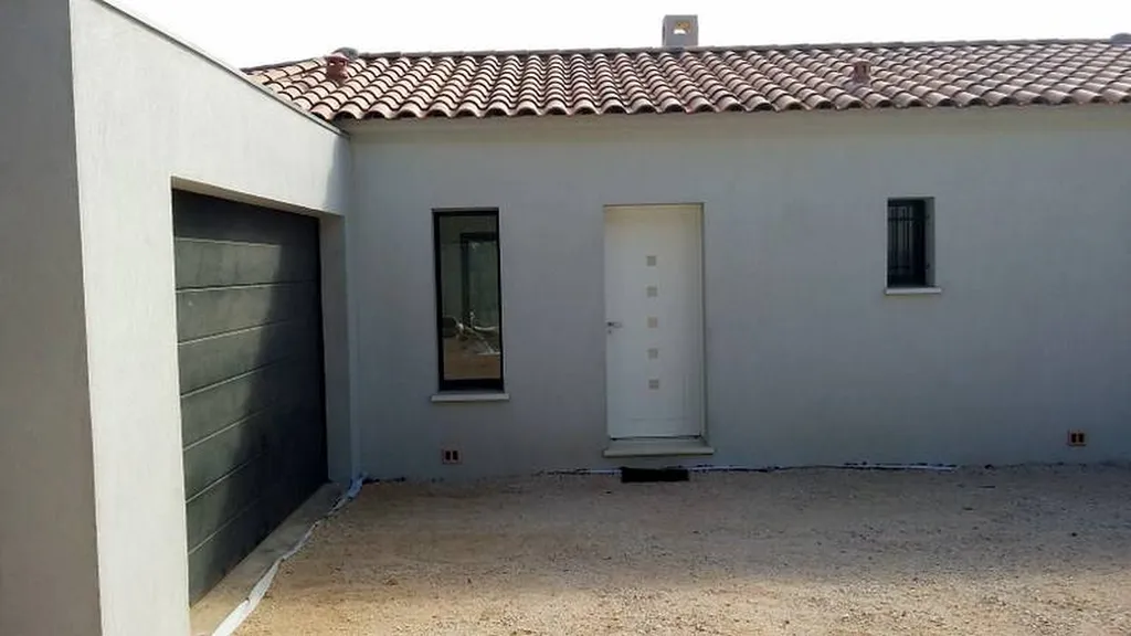 Vendu Maison de plain-pied réalisée sur un terrain en exclusivité à Carqueiranne.
