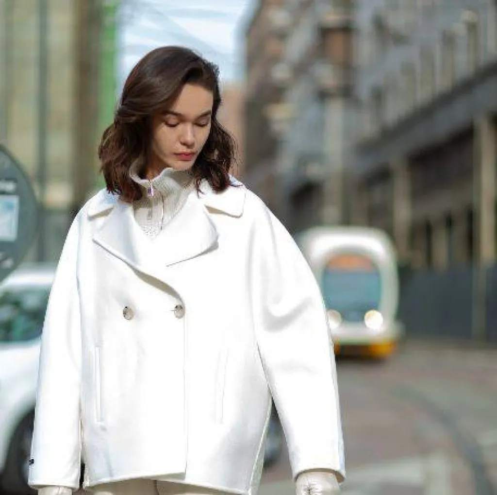 La collection Automne-Hiver Manzoni 24, le confort, l'élégance, des tons de crème et de chocolat qui ont séduit Sacha.