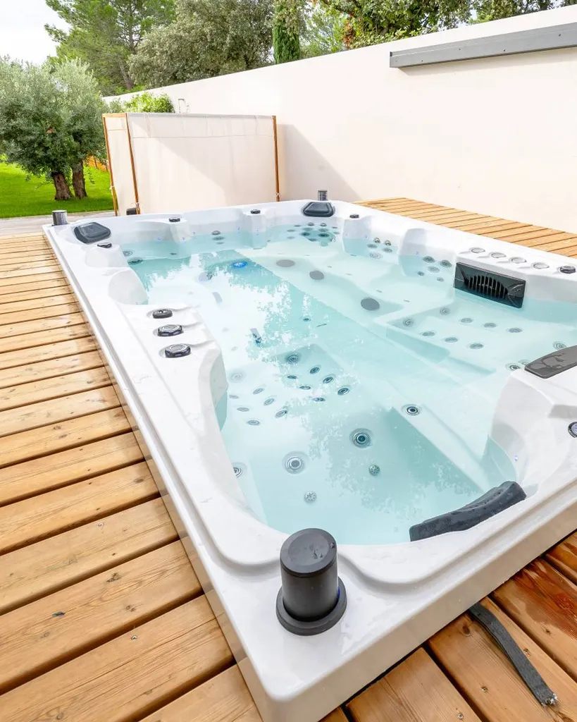 Vente de spas à Nîmes et alentours, Mcr Piscines et Spas