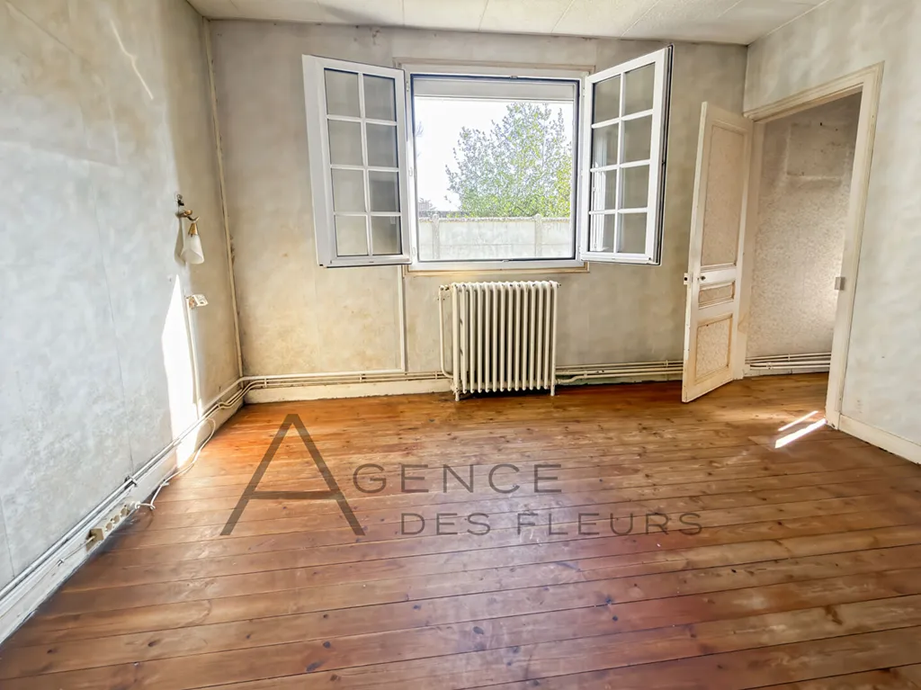 À vendre, maison à réhabiliter de 111m² sur un terrain de 500m² située à Cléon 76410