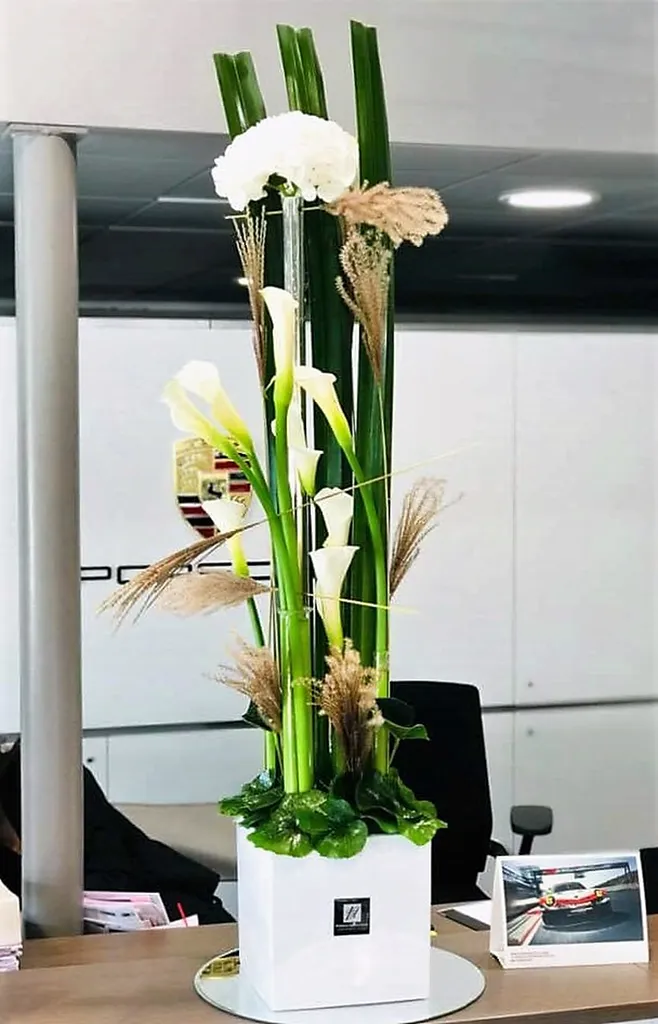Composition fleurs moderne Champagne Au Mont d'Or