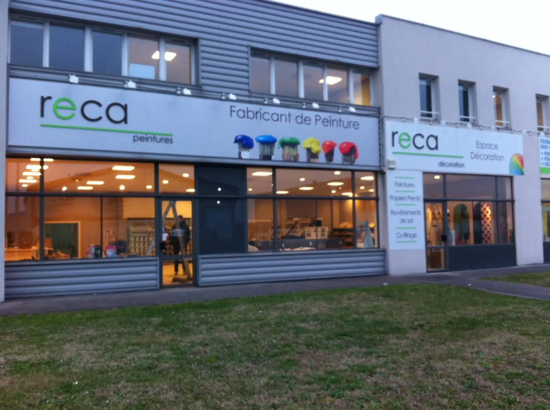 Décoration de façades pour enseigne pour la société de peinture Reca en Haute Garonne