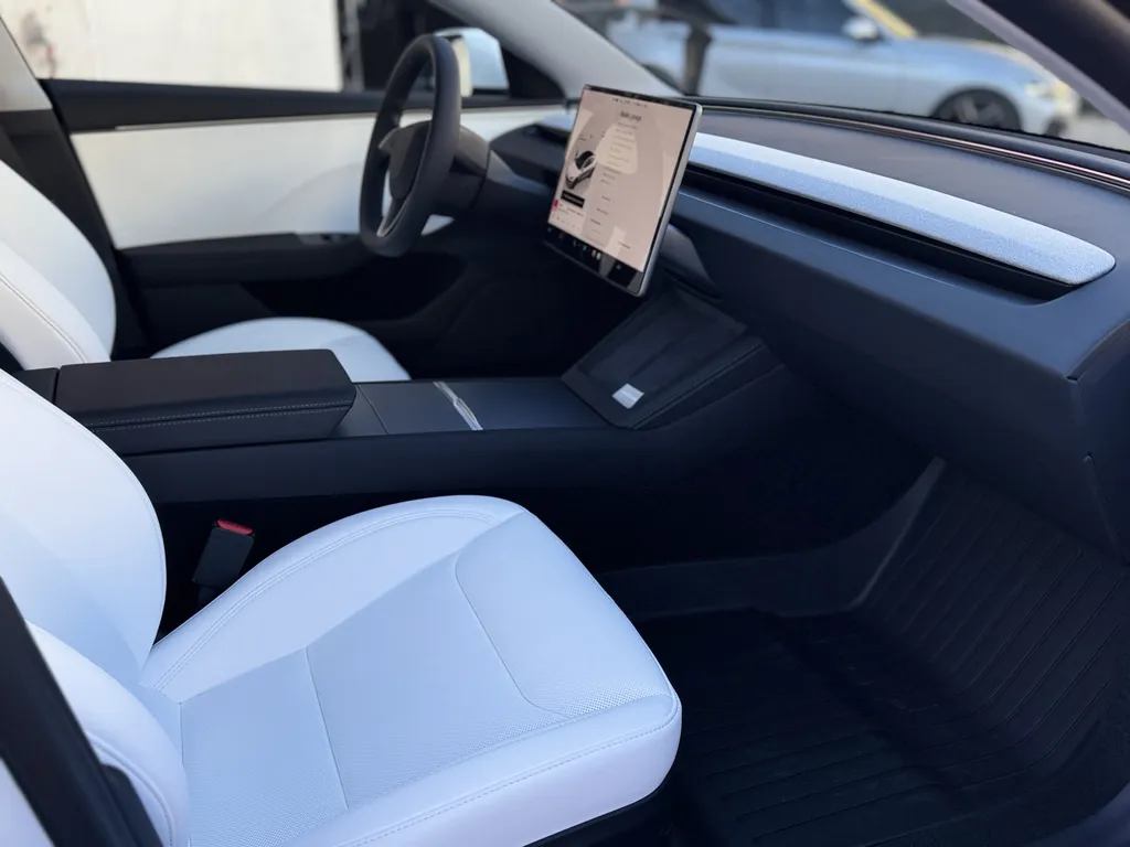 Traitement Céramique sur cette magnifique Tesla model 3 2025 à Carnoux proche de Marseille et d'Aubagne