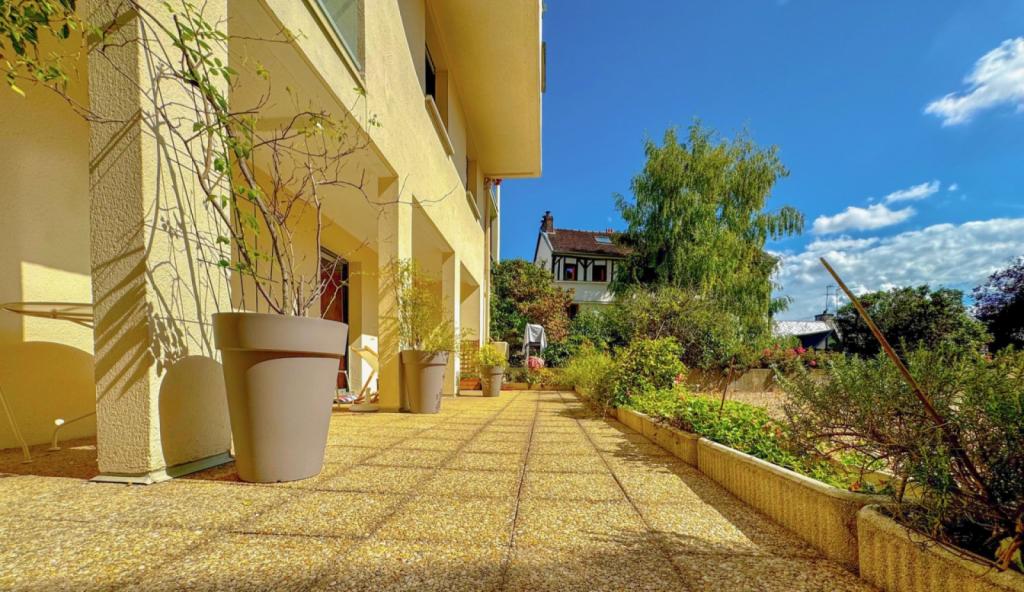 À vendre, appartement T3, avec terrasse de 35 m² et parking en option*