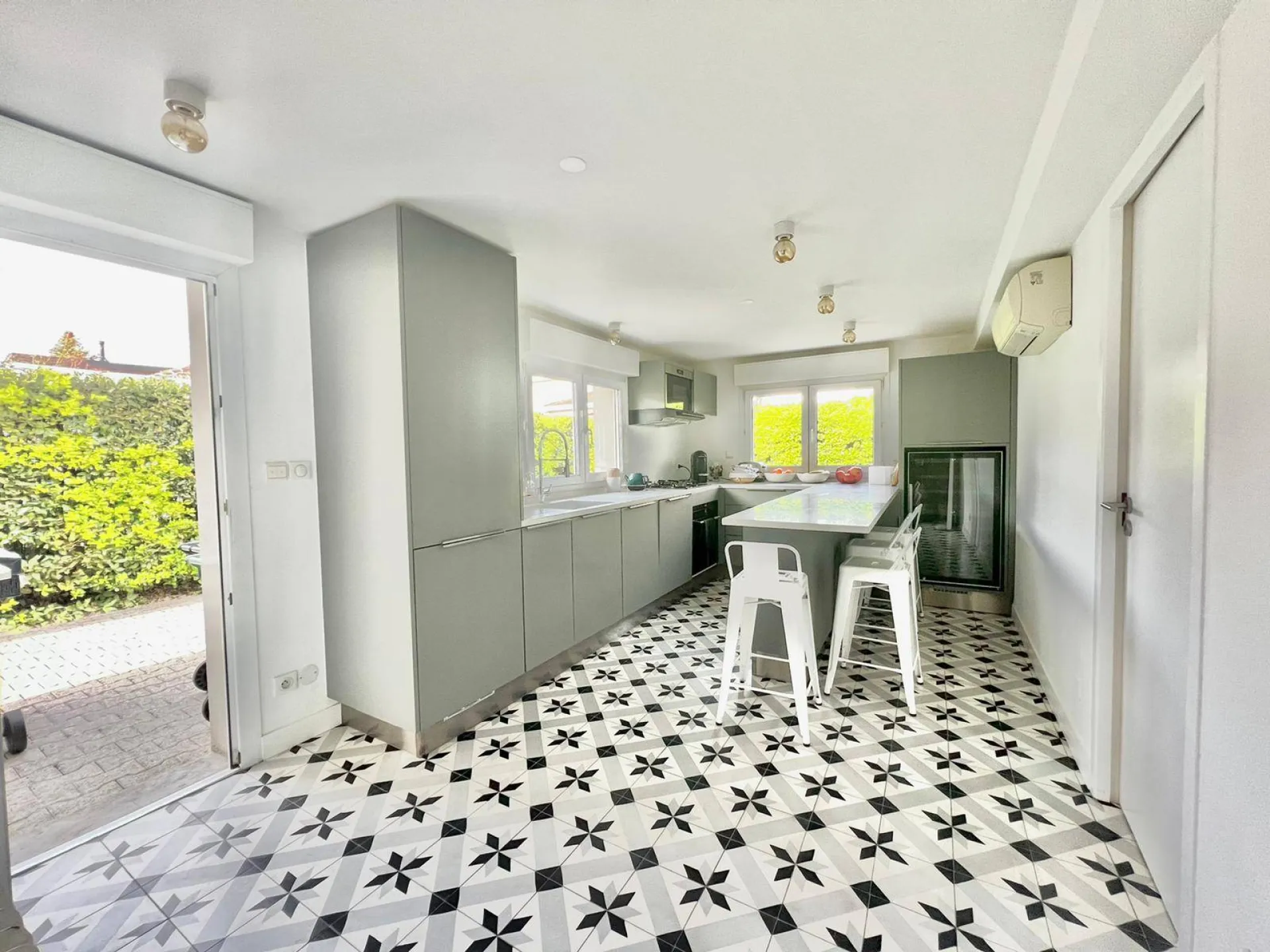 Vendue Echoppe rénovée Le Bouscat Parc Bordelais - Barrière du Médoc 