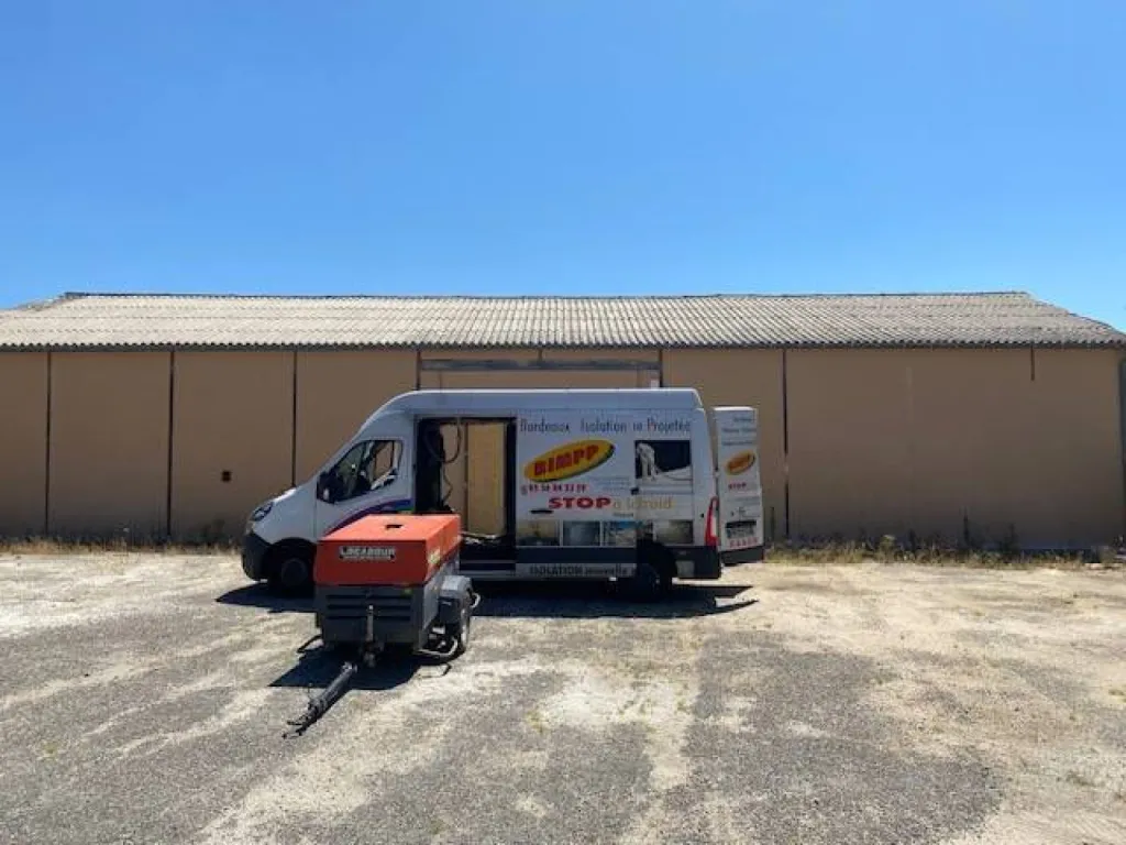 Isolation d'un chai près de Bordeaux mur et palfond