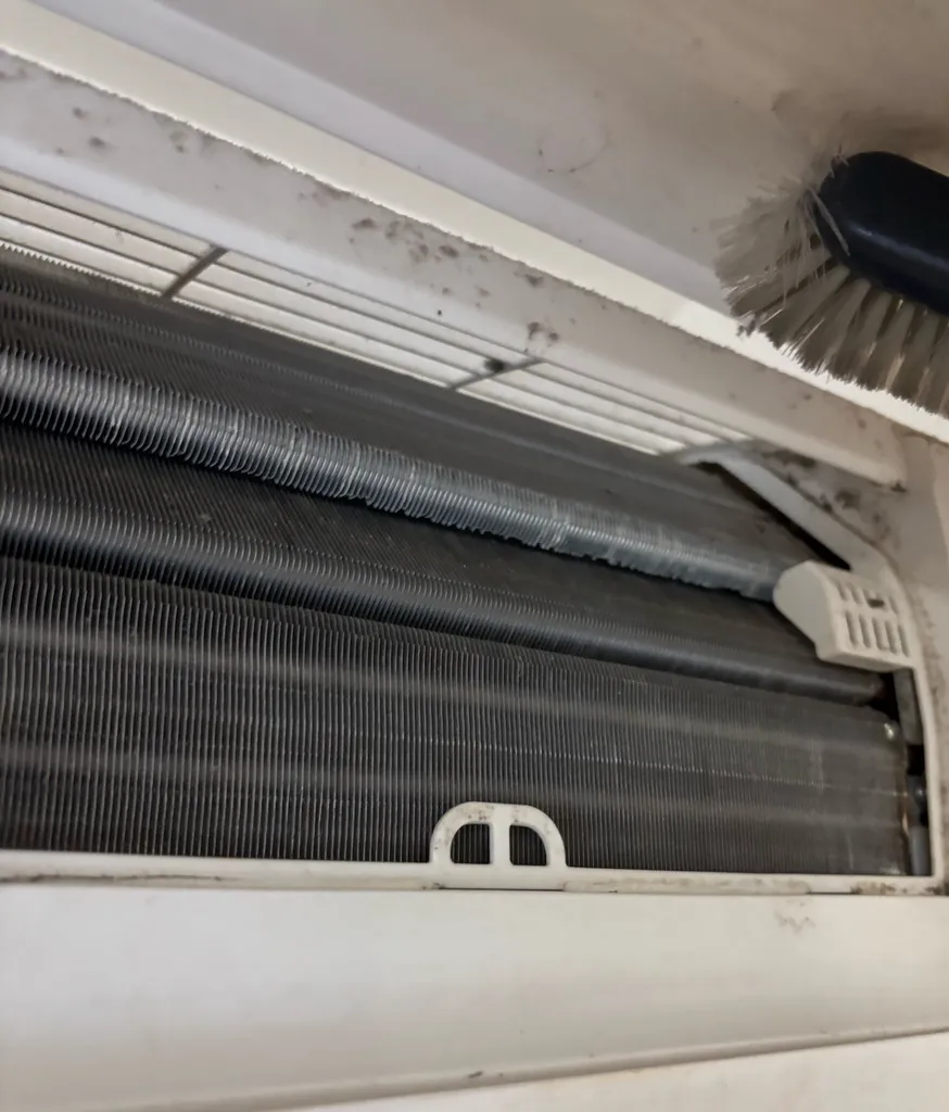 Entretien complet d’une climatisation réversible Split Hitachi à Bagnolet

