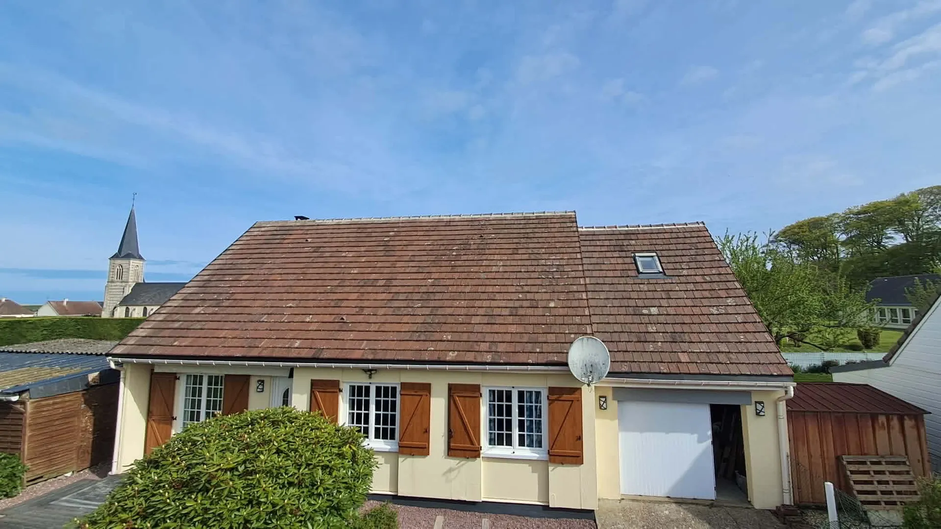 Travaux de couverture sur une maison ainsi que sur le garage proche de Fécamp 76
