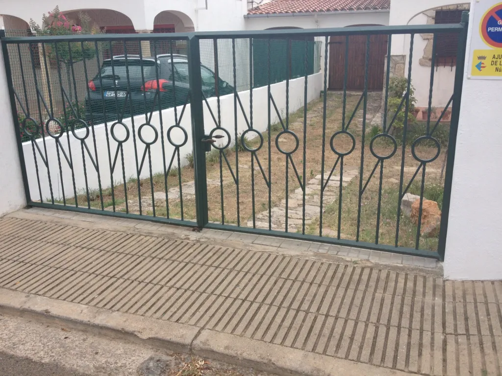 PORTAIL PERSONNALISE FER FORGE GIGNAC 13