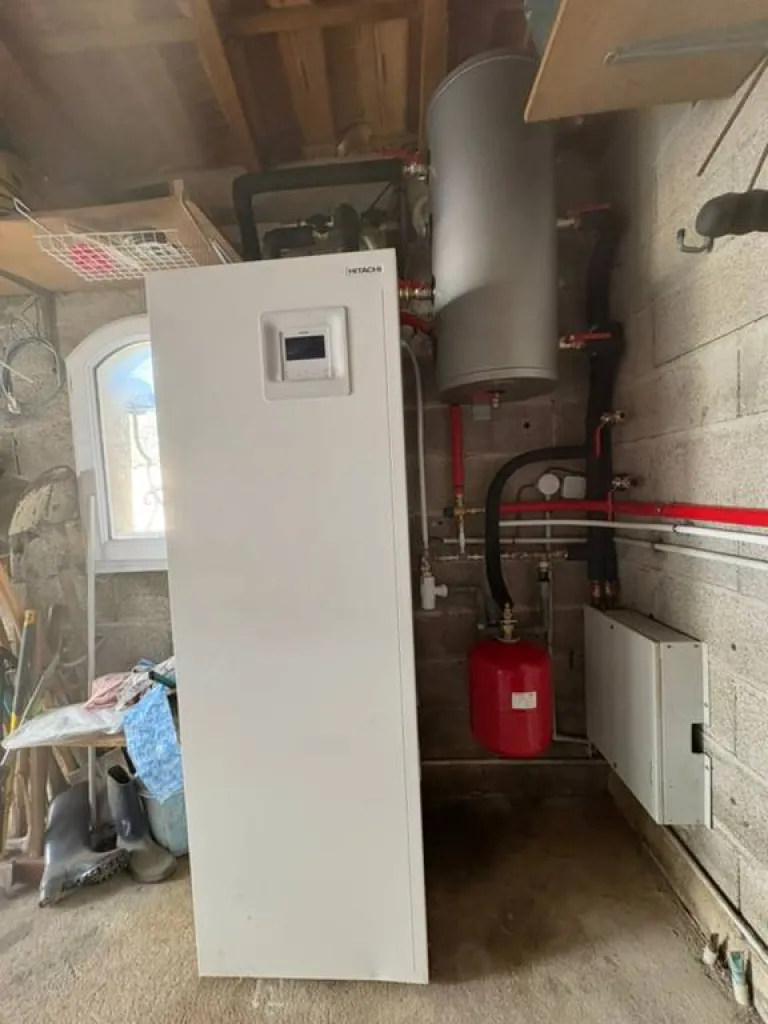 Pose d'une pompe à chaleur avec Provence Energie Solaire Services à La Ciotat