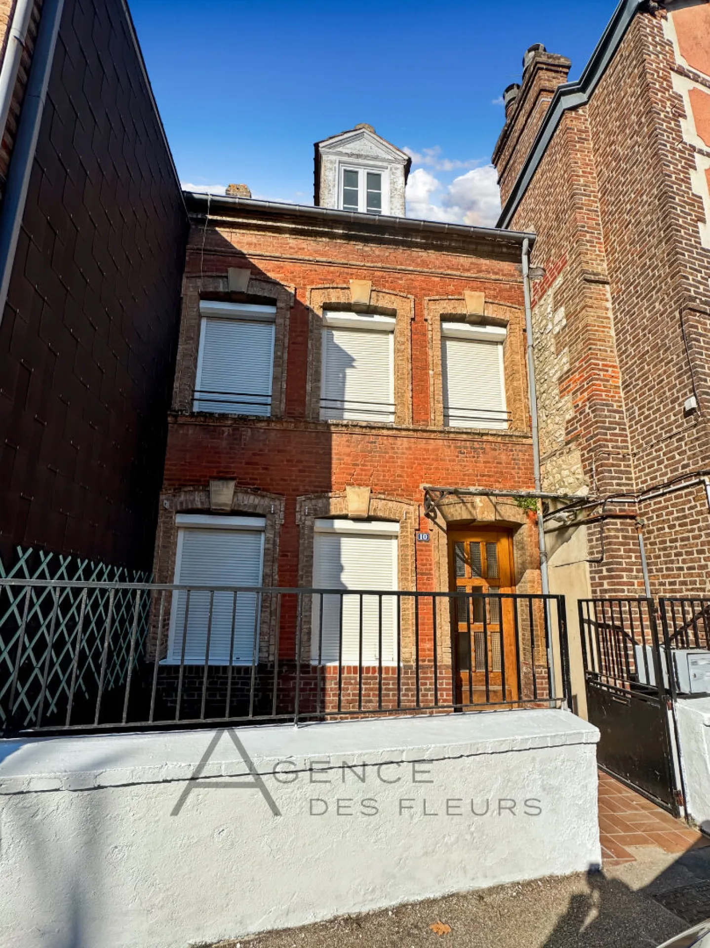 A vendre maison de ville de 104 m2 située à Saint-Aubin-les-Elbeuf