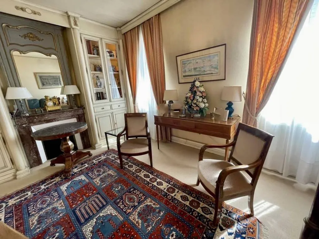 A saisir magnifique maison bourgeoise de 275 m² édifiée sur un terrain de 1119 m²
