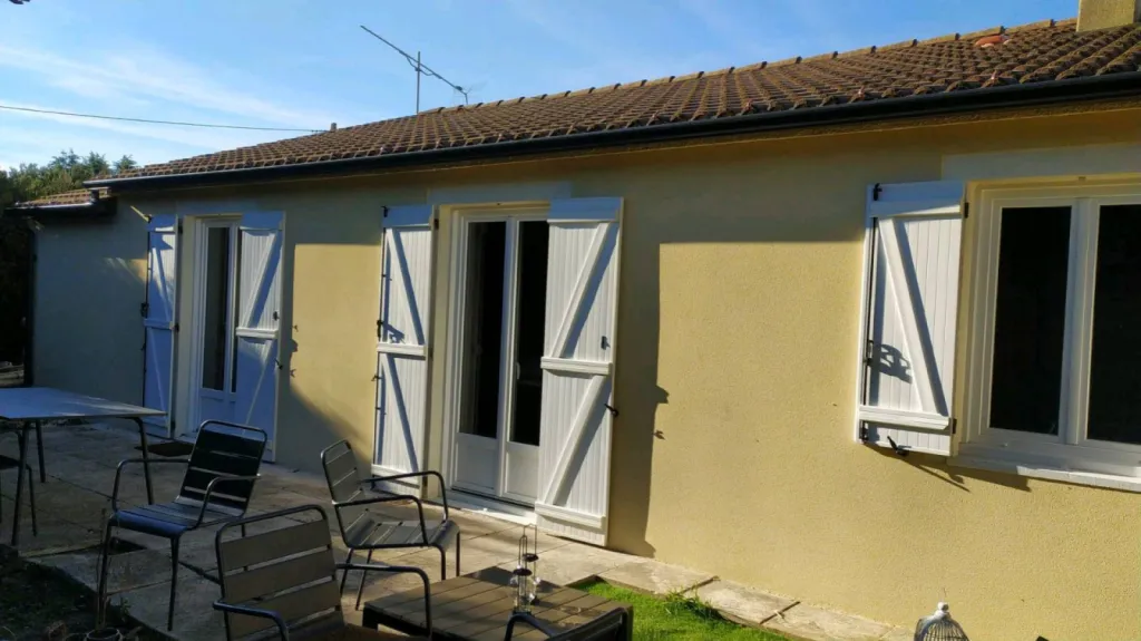 Installation de gouttières aluminium à Vedène