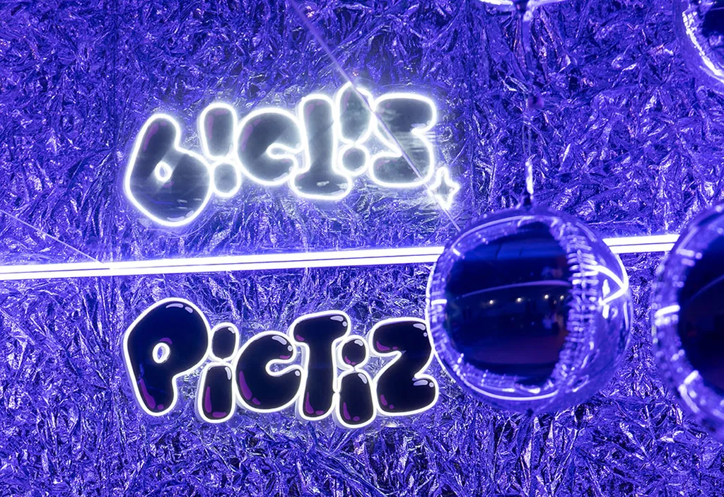 Installation d’une Mirror Box immersive pour dynamiser un stand sur un salon pro à Nice et Cannes