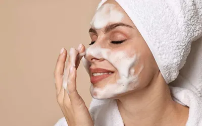 Soins visage anti-imperfections pour peau mixte à grasse avec action purifiante pour réduire les boutons et affiner le grain de peau près de Mérignac