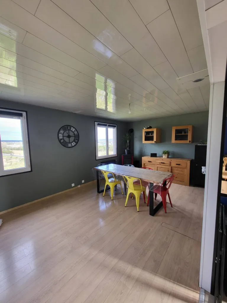 A acheter, pavillon rénové de 110 m² habitables sur un terrain de 500 m² sur la commune de TOURVILLE LA RIVIERE 76410