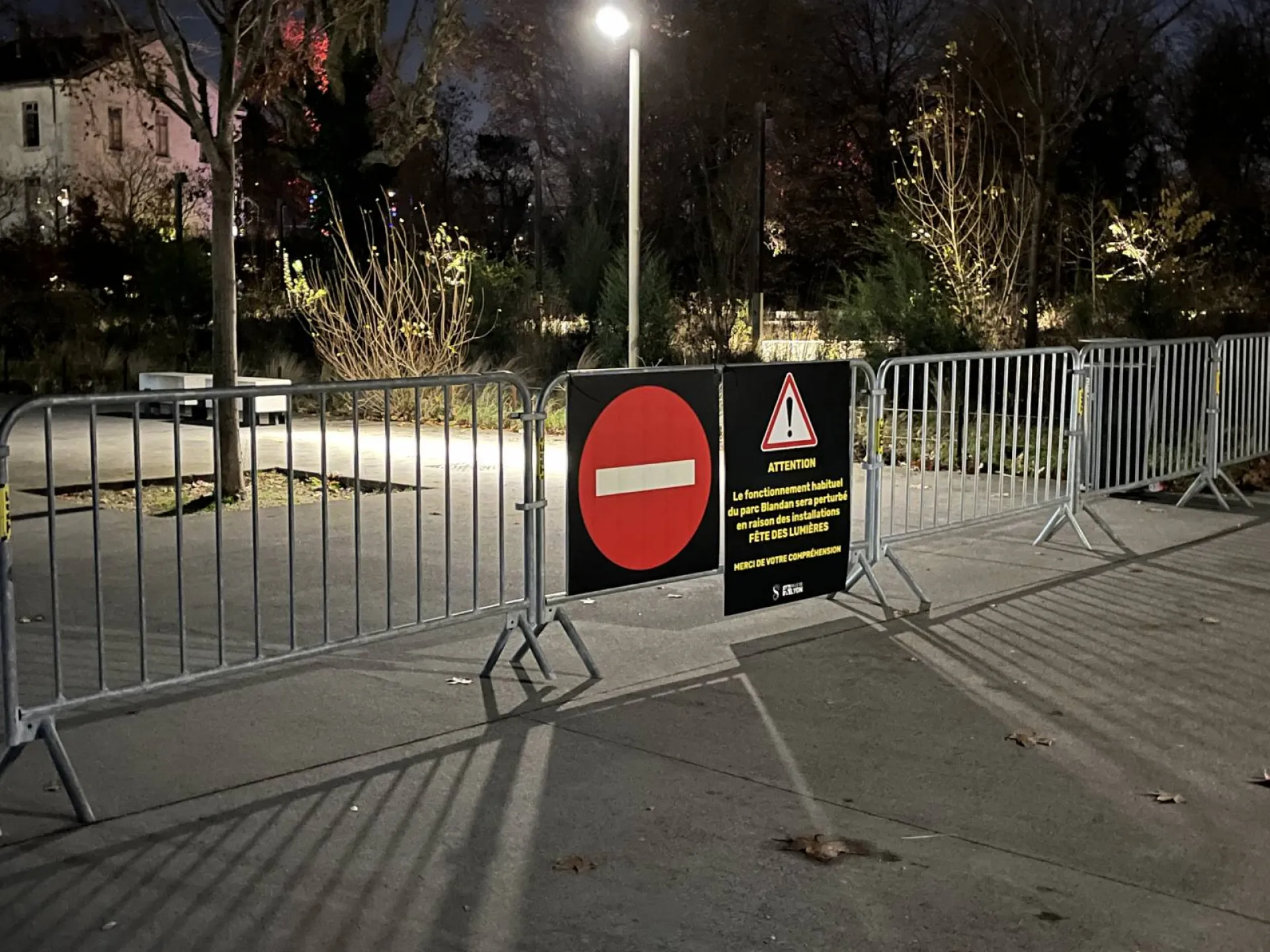 Impression Akylux signalétique extérieure barrière vauban fete des lumières lyon