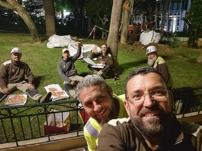 Equipes de Paysage Environnement en travail de nuit, bonne humeur et convivialité à Monaco