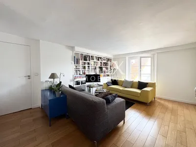 Grand appartement de 136M² avec un studio indépendant dans le centre ville Saint Germain En Laye .