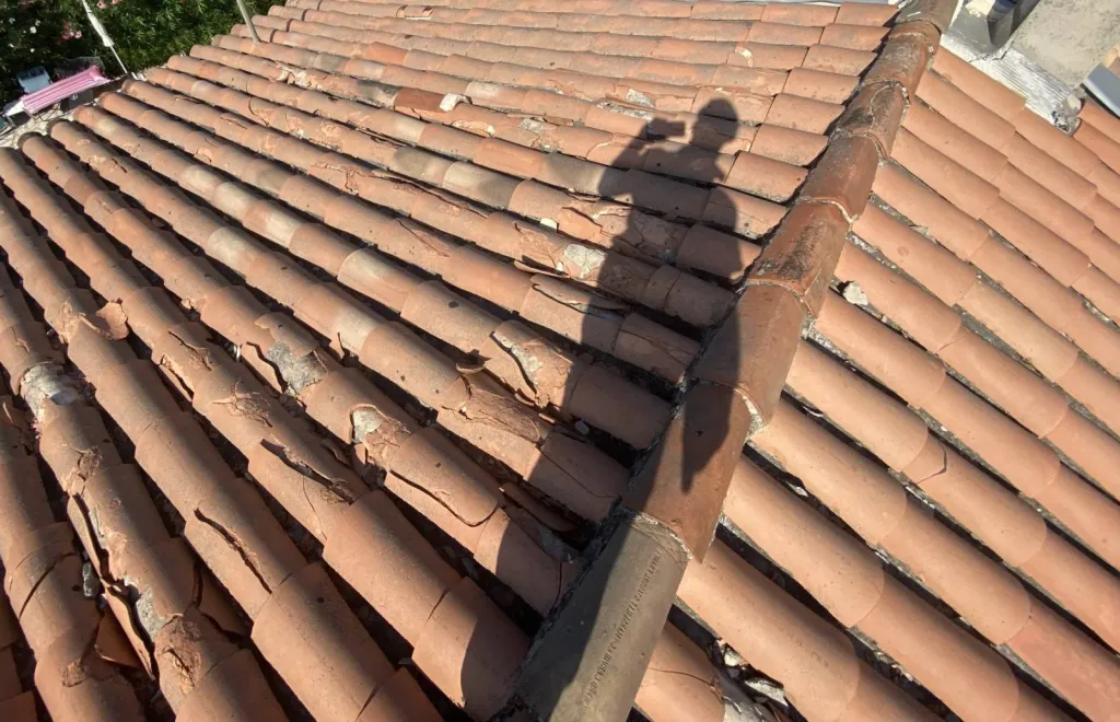 toiture pst canal avant intervention sur Venelles