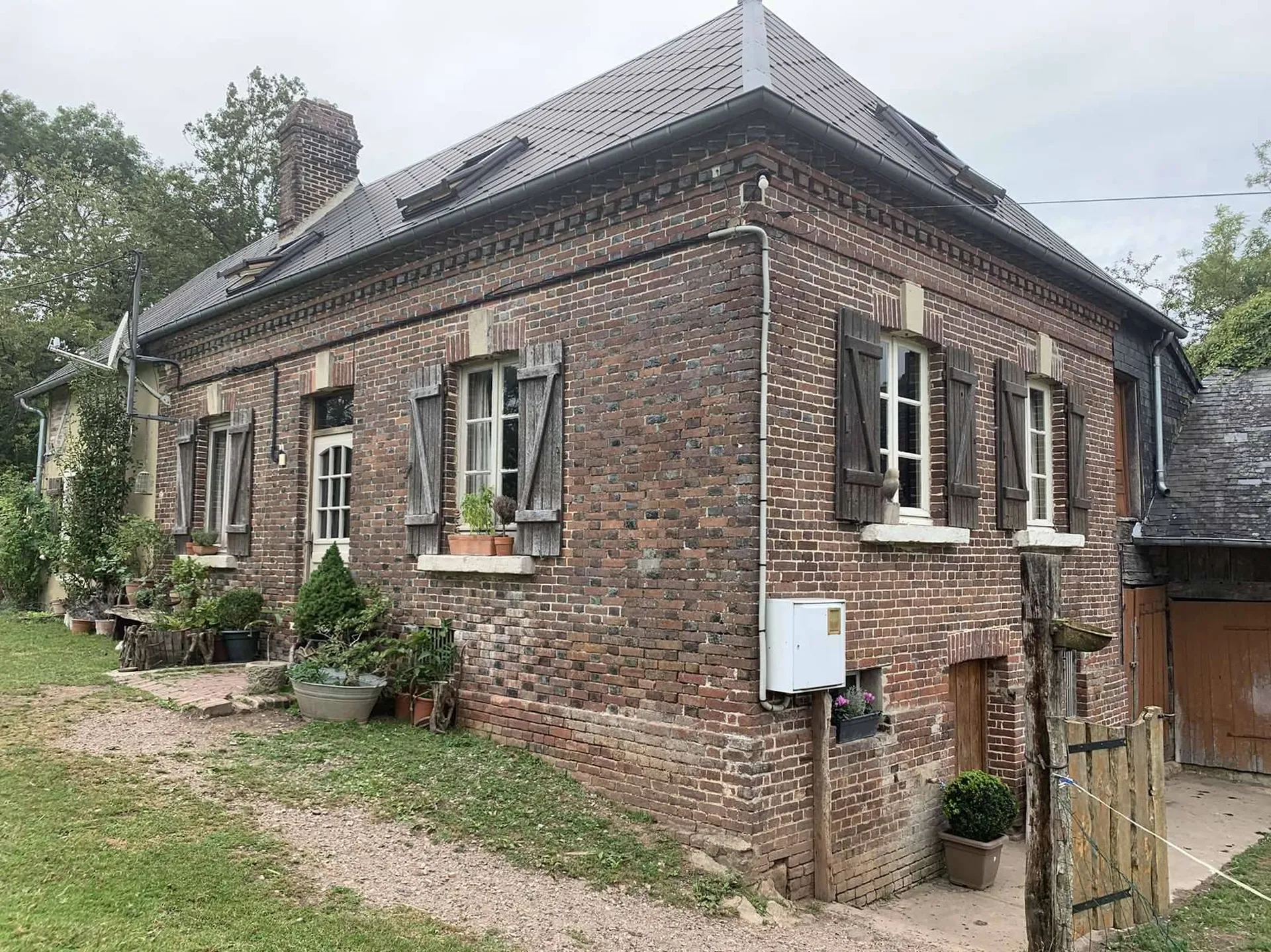 Vente d'une Propriété de 5ha 60a avec maison et bâtiments agricoles, dans la Région de VIMOUTIERS 61120