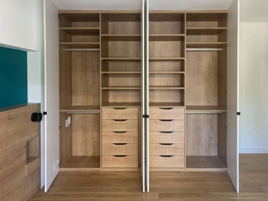 Agencement sur-mesure concrétiser vos projets d'aménagement intérieur solidité et design pour créer des environnements personnalisés